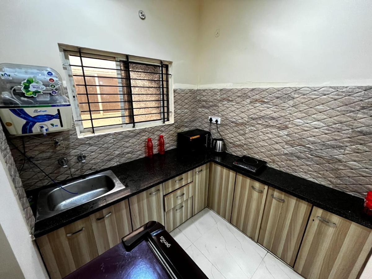 Staeg Heart Of City 2Bhk - 201 อินดอร์ ภายนอก รูปภาพ