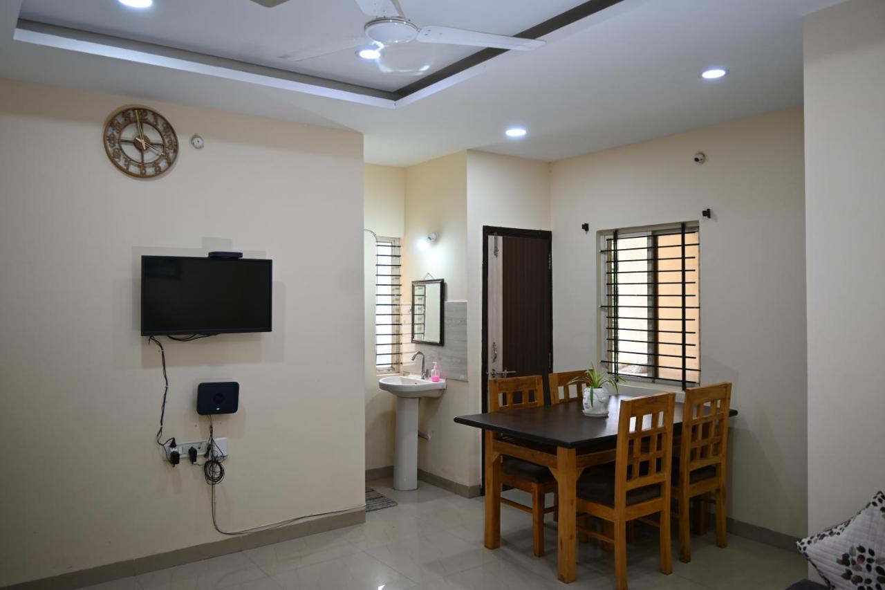 Staeg Heart Of City 2Bhk - 201 อินดอร์ ภายนอก รูปภาพ