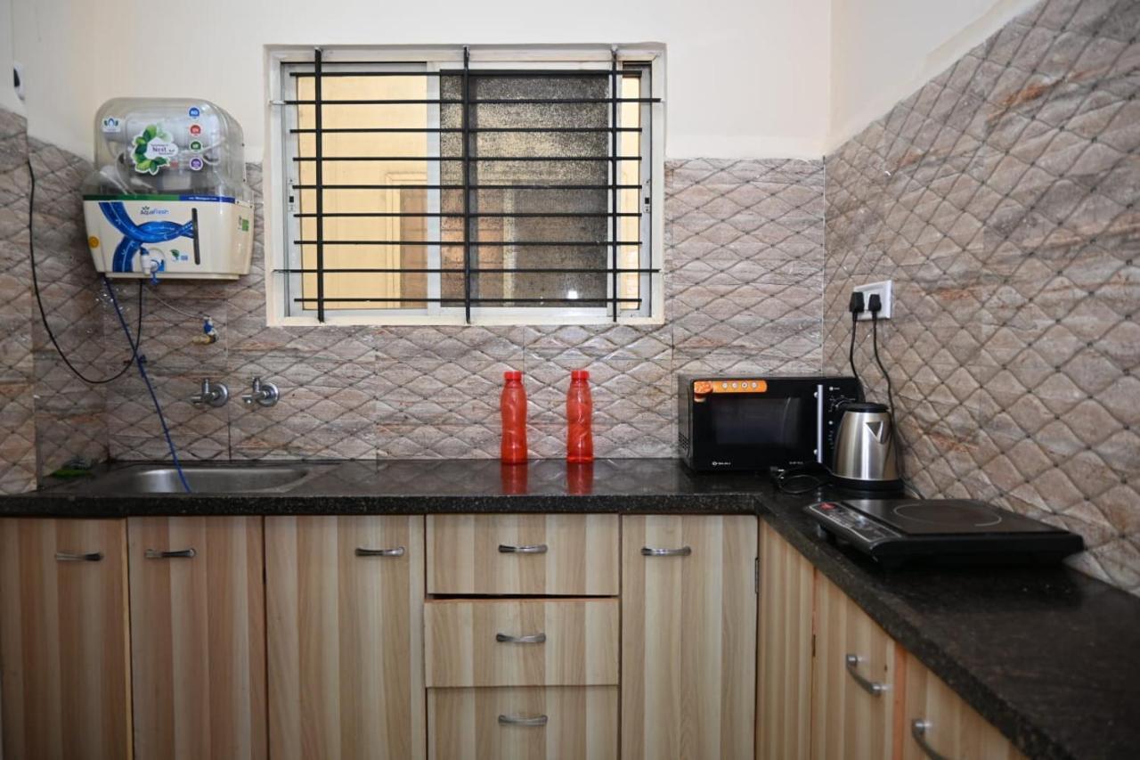 Staeg Heart Of City 2Bhk - 201 อินดอร์ ภายนอก รูปภาพ